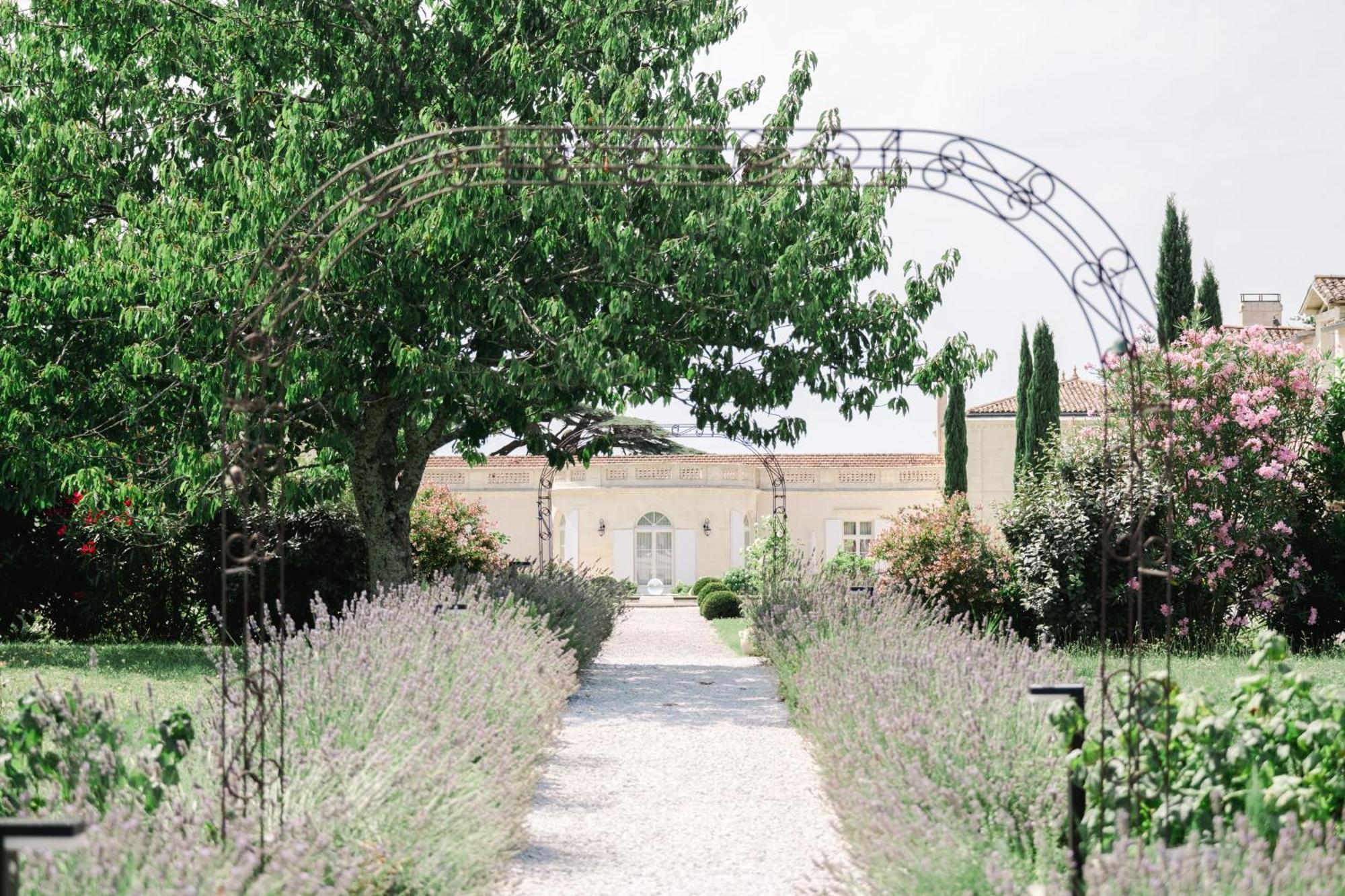 Chateau Gassies Latresne Exterior photo